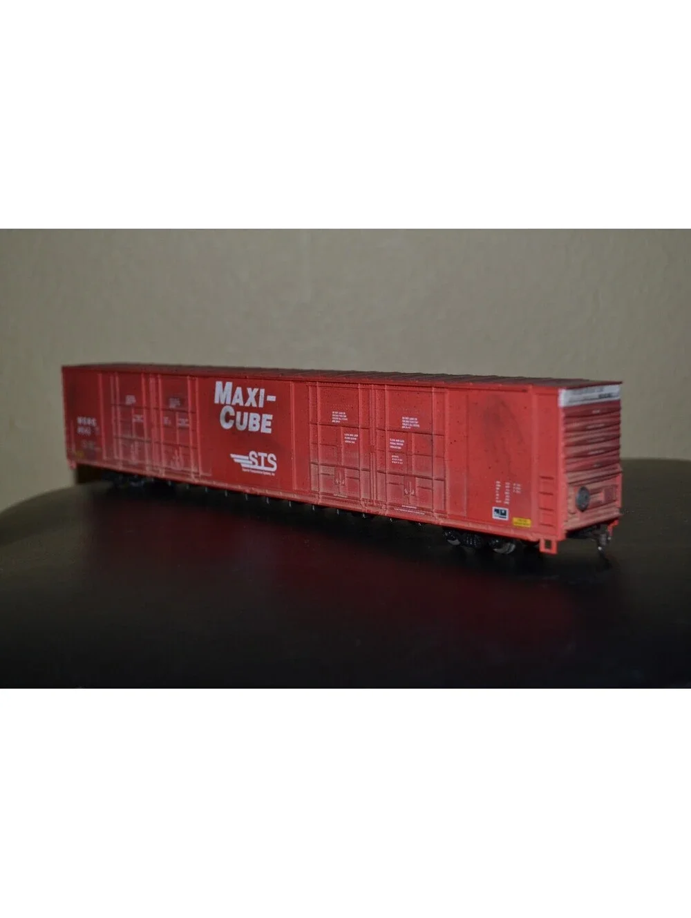 Athearn HO Maxi-Cube  86' 8 Door Boxcar WCRC 8642 Weathered